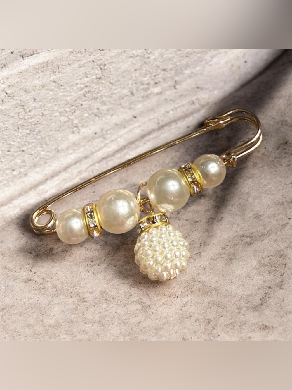 Gorgeous Gold-Tone Faux Pearl Safety Pin Brooch